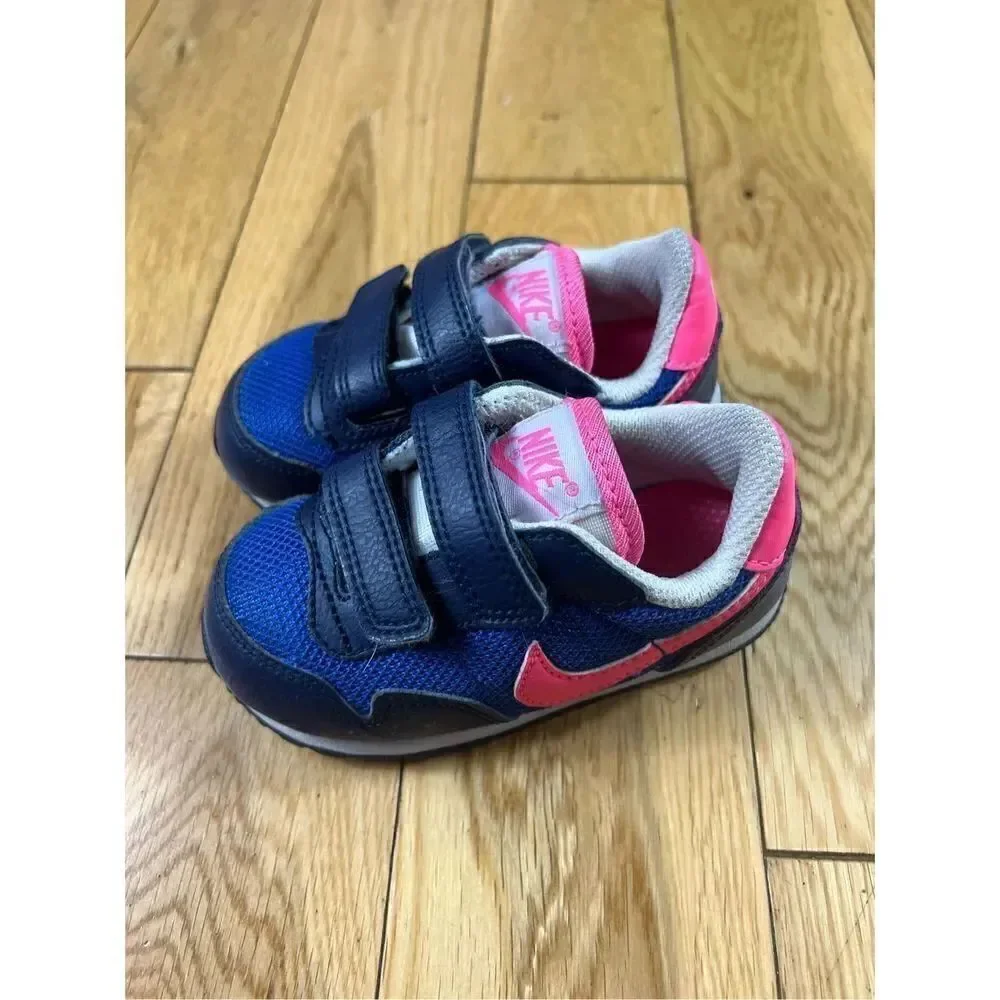 Nike Girls Childs Tennis Shoes Size 6C